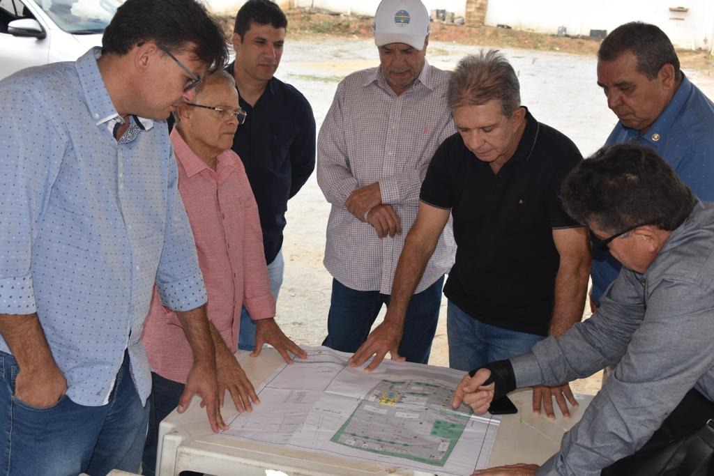 Prefeitura de Patos inicia busca de terreno para construção de cemitério vertical