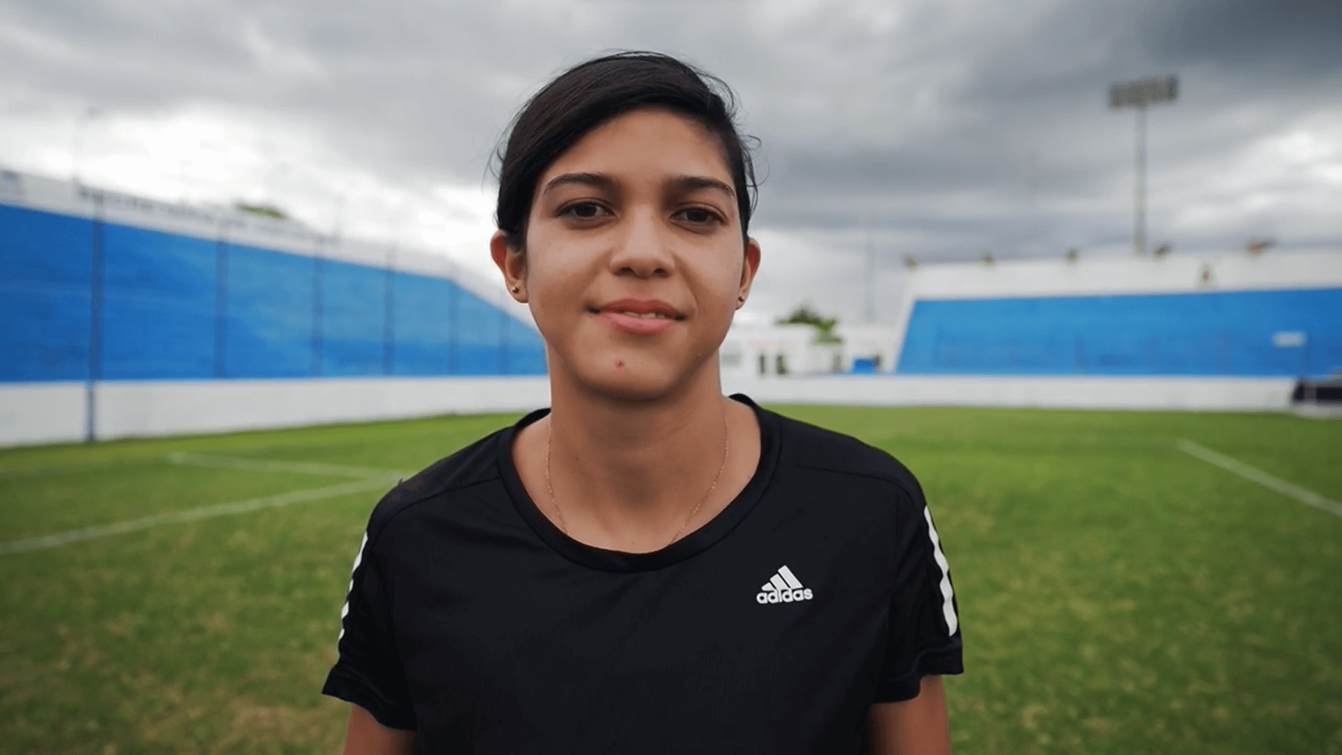 Árbitra patoense Ruthyanna Camila é destaque em reportagem da TV Globo sobre a rotina das juízas em diferentes divisões de futebol no Brasil