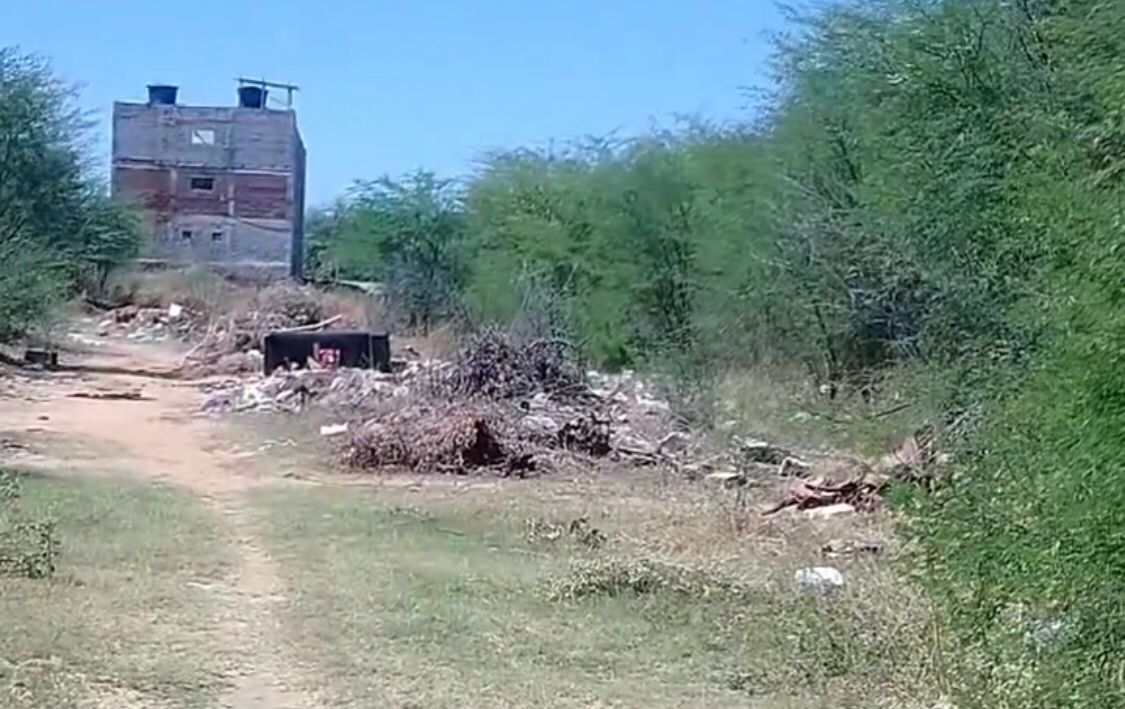 Moradora denuncia acúmulo de lixo e queimadas frequentes no bairro Santa Cecília, em Patos; Prefeitura se pronuncia