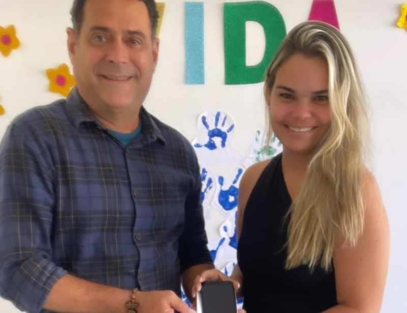 Mais Comunicação: CAPS I de Cacimba de Areia recebe celular para atender usuários e população