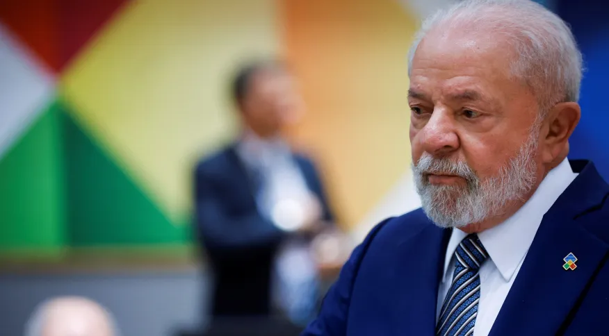 Lula assina decreto para Brasil voltar a comprar energia da Venezuela
