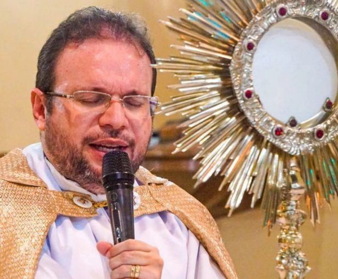 Fenômeno de evangelização digital: Padre Fabrício ultrapassa a marca de 250 mil seguidores nas redes sociais