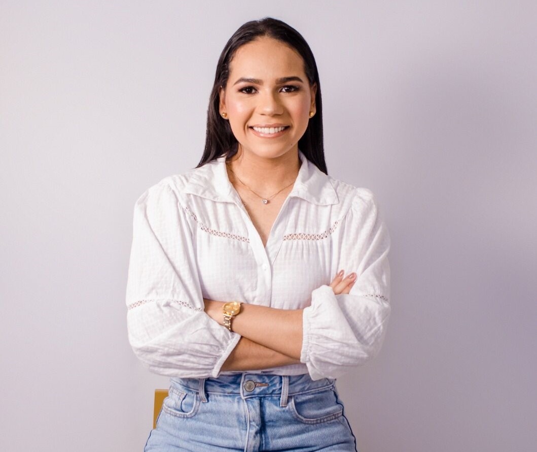 Jovem de Diamante que estudou em escola pública é aprovada em PhD nos EUA