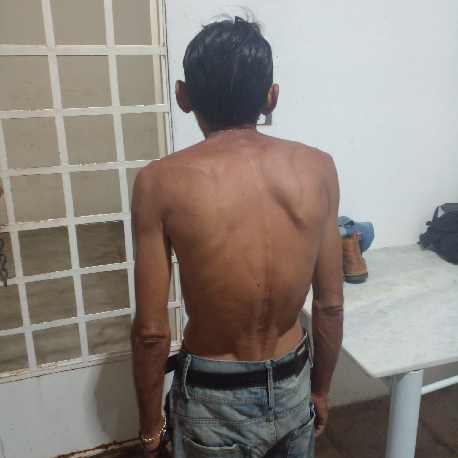 Confronto familiar com ameaças leva à prisão de indivíduo, após intervenção policial na tarde desta terça (08), em Patos