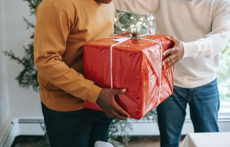 Procon/Patos divulga pesquisa com preços de presentes para o dia dos pais