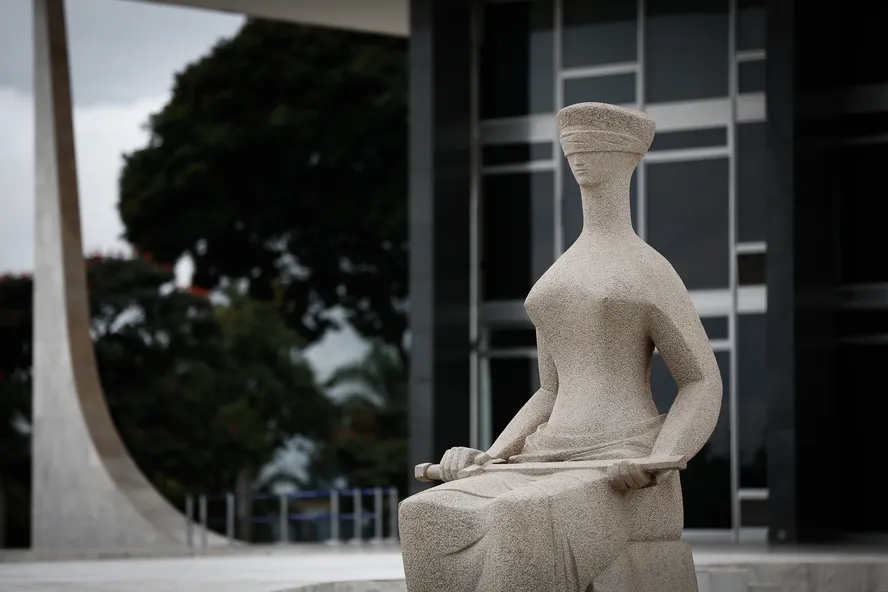 STF aprova proposta de orçamento com salário de R$ 44 mil para ministros