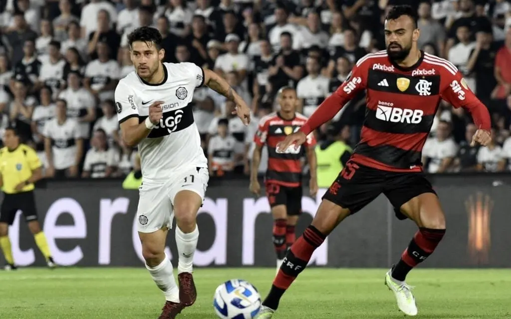 Cheirinho? Flamengo dá vexame, perde de virada para o Olimpia e está eliminado da Copa Libertadores