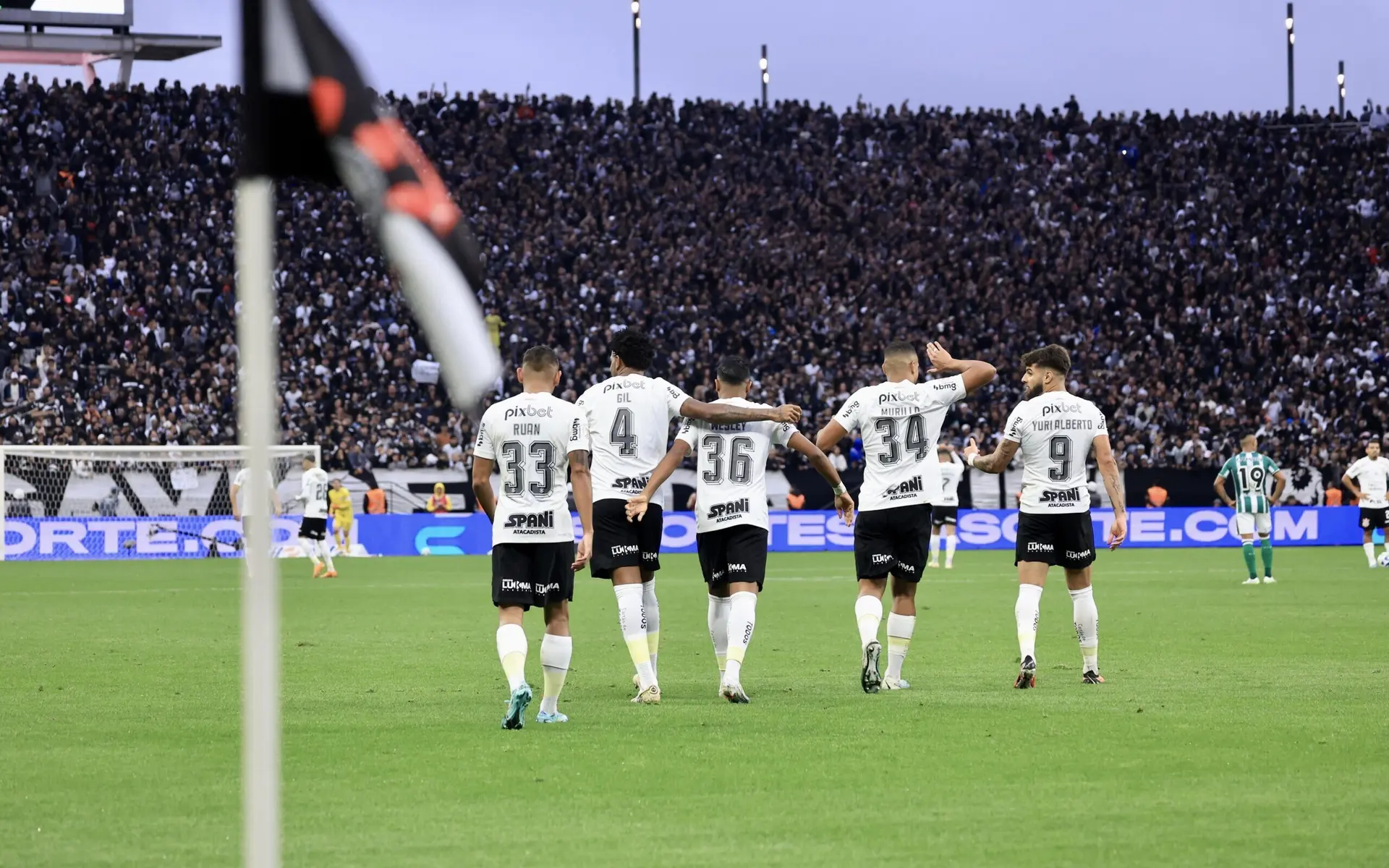 Corinthians ‘liga o turbo’ no segundo tempo, vira sobre o Coritiba no Brasileirão e amplia invencibilidade; veja o resultado
