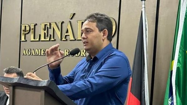 Juiz aponta irregularidades e determina retorno imediato de vereador de Desterro que teve mandato cassado na última sexta (11); presidente da Câmara se posiciona. OUÇA