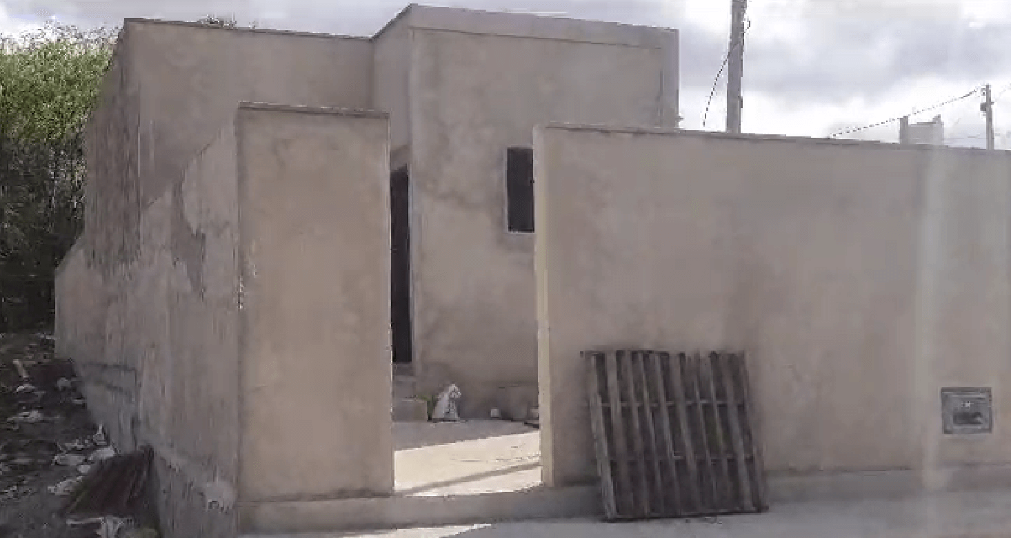 Obras de casa doada pelo empresário Brother Construtor a família humilde do bairro do Mutirão seguem em ritmo acelerado e previsão é que seja entregue ainda esse mês