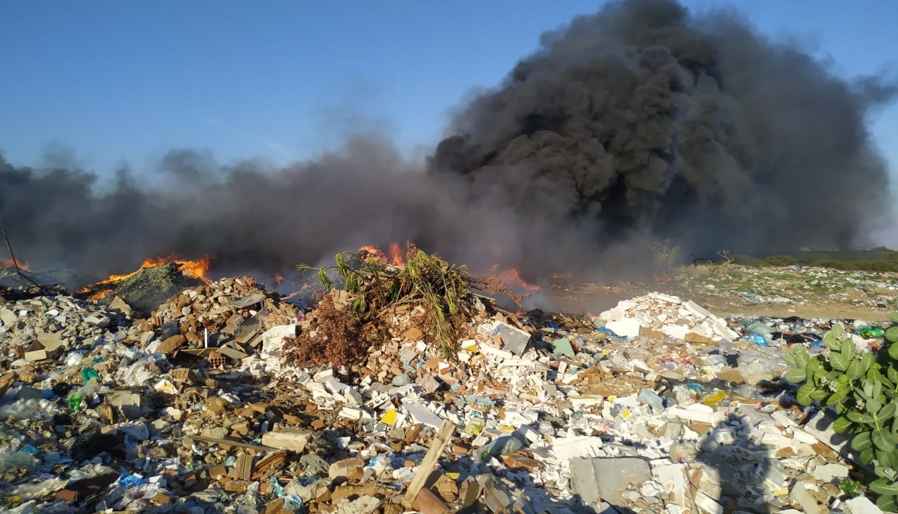 Promotor de Justiça alerta sobre incêndios em terrenos baldios em Patos e região