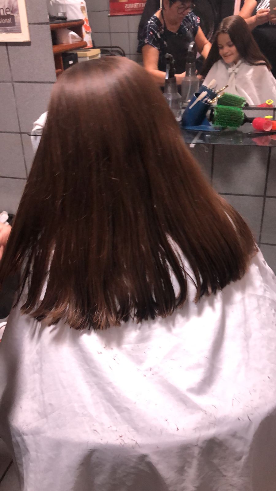 Criança de 7 anos faz doação de cabelo ao Hospital do Bem em Patos, deixando seus pais orgulhosos. Veja