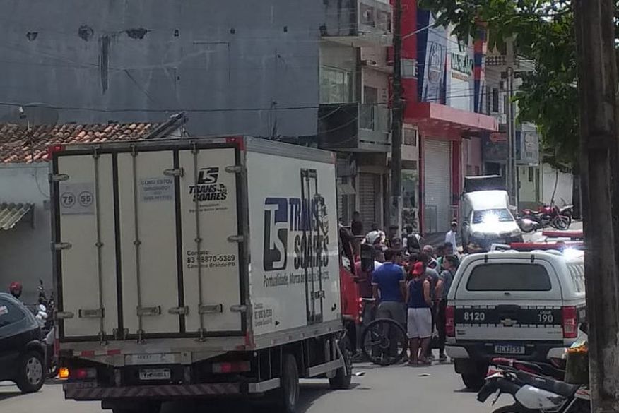 Na Paraíba: Suspeito de assalto é morto após invadir estabelecimentos e trocar tiros com a PM