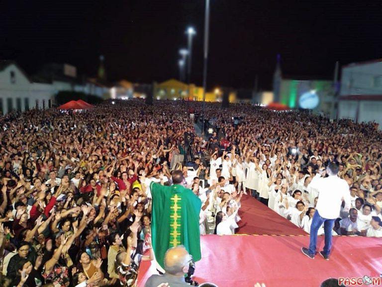 É hoje! Missa com Orações de Cura e Libertação com Padre Fabrício deve reunir maior público da história em Taperoá