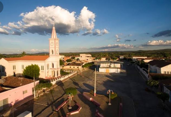 Câmara de Diamante aprova projeto que cobra propagandas em espaços públicos do município