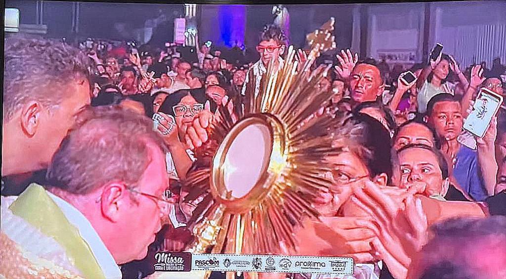 Fenômeno: Missa com Orações de Cura e Libertação com o Padre Fabrício reúne mais de 100 mil pessoas em Taperoá