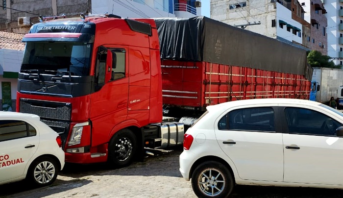 SEFAZ-PB, em operação conjunta com a Polícia Militar, faz nova apreensão irregular no Sertão