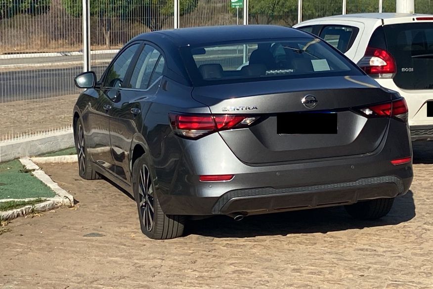 Revoltados, torcedores do Sousa furam pneus de carro de empresário detido suspeito de aliciar e ameaçar jogadores