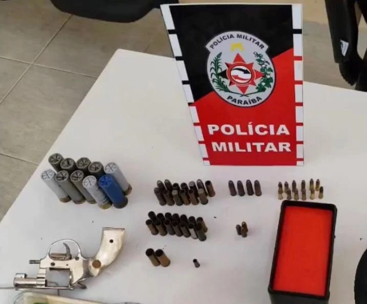 Polícia Civil investiga se carro e arma encontrados tem relação com homicídio de mulher em Itaporanga