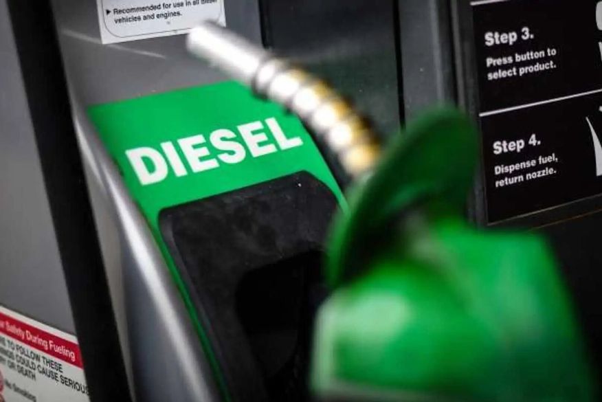 Diesel deve ficar R$ 0,10 mais caro nesta terça com volta de impostos federais