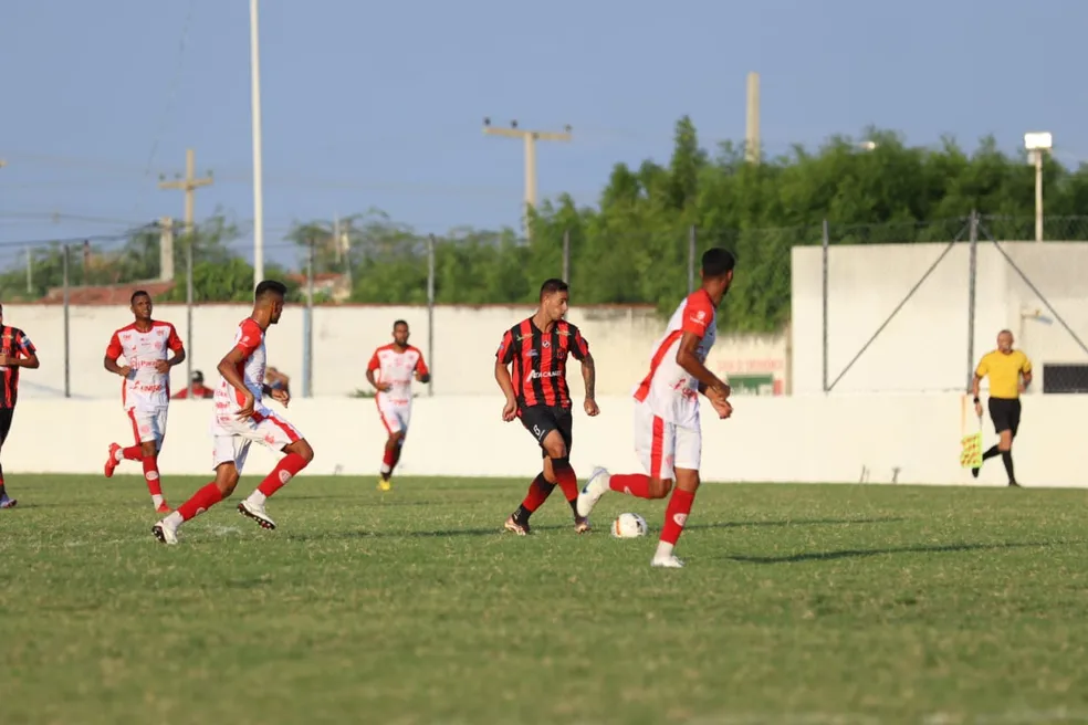 De olho na liderança da Segundona, Esporte de Patos enfrenta o Pombal EC na noite desta quarta-feira (06), no Estádio José Cavalcanti