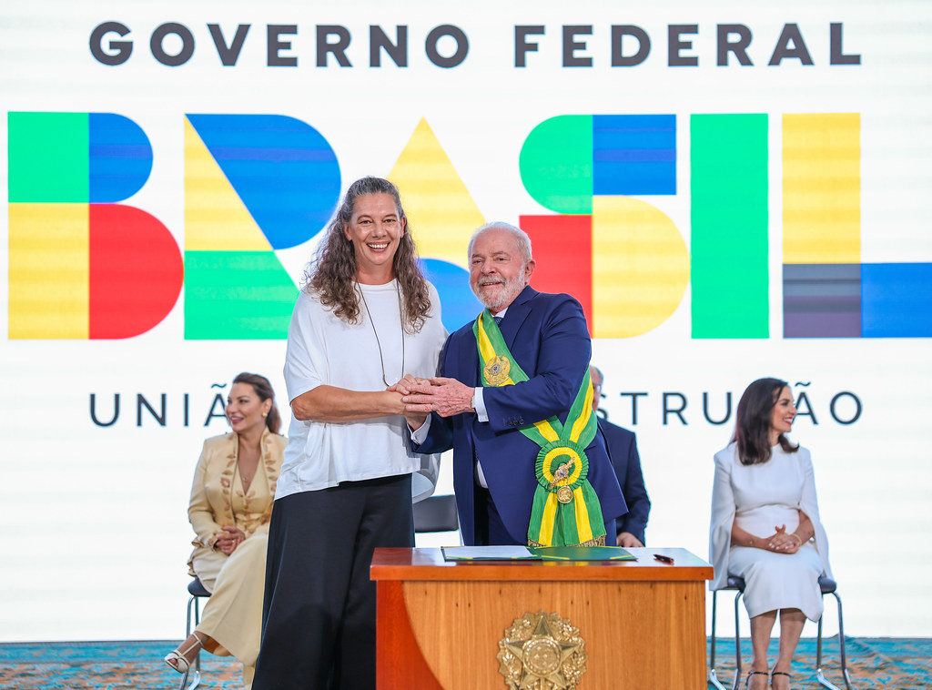 Em reunião, Lula comunica Ana Moser que precisará do cargo para reforma ministerial, dizem fontes