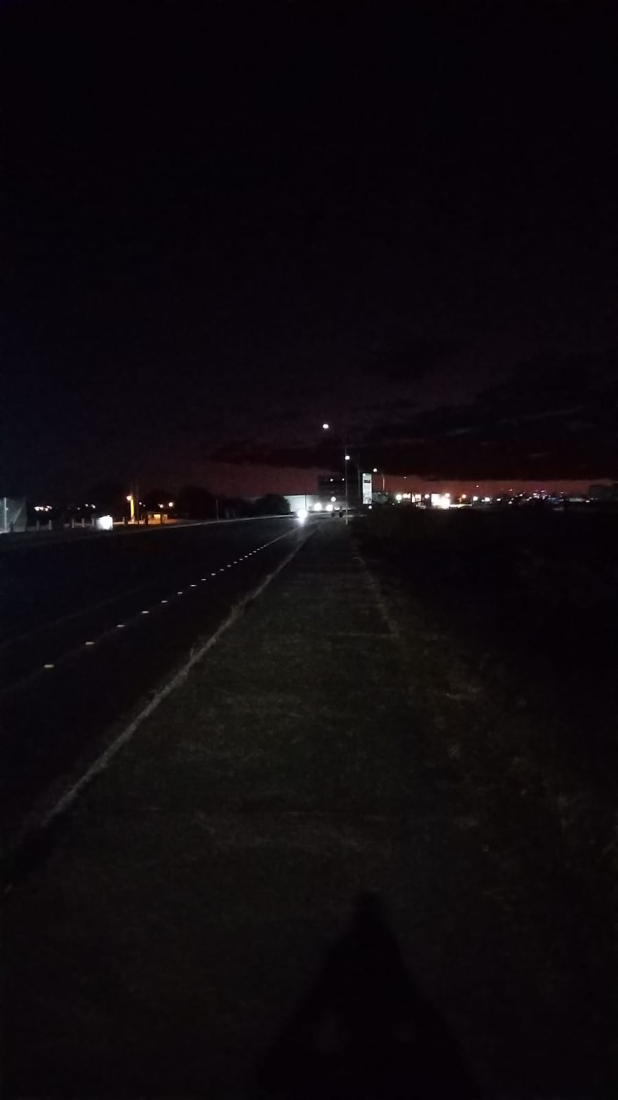 Internauta denuncia falta de iluminação na Alça Sudeste, em Patos; Coordenador de Iluminação Pública diz que problema já está sendo solucionado