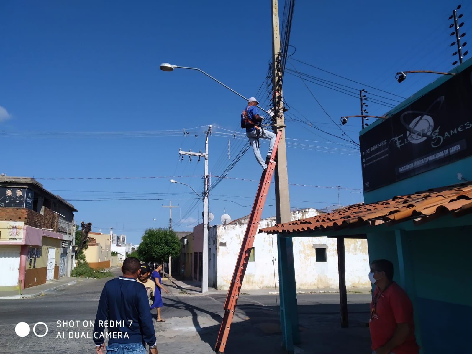 Problema de iluminação da Alça Sudeste em, Patos, é resolvido, afirma coordenador de Iluminação Pública do município