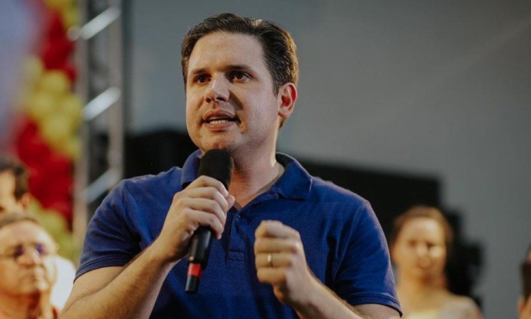 Após receber ministério, Hugo Motta diz que seu partido está comprometido com Lula