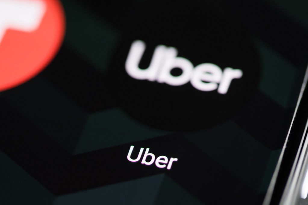 Uber diz que não pagará multa de R$ 1 bi e nem contratará motoristas até esgotar recursos