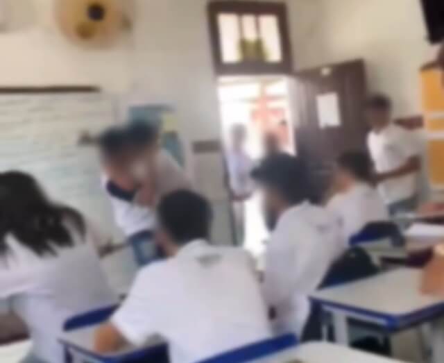 Cenas lamentáveis: professor e aluno brigam dentro de sala de aula, em escola estadual de Conceição; veja vídeo