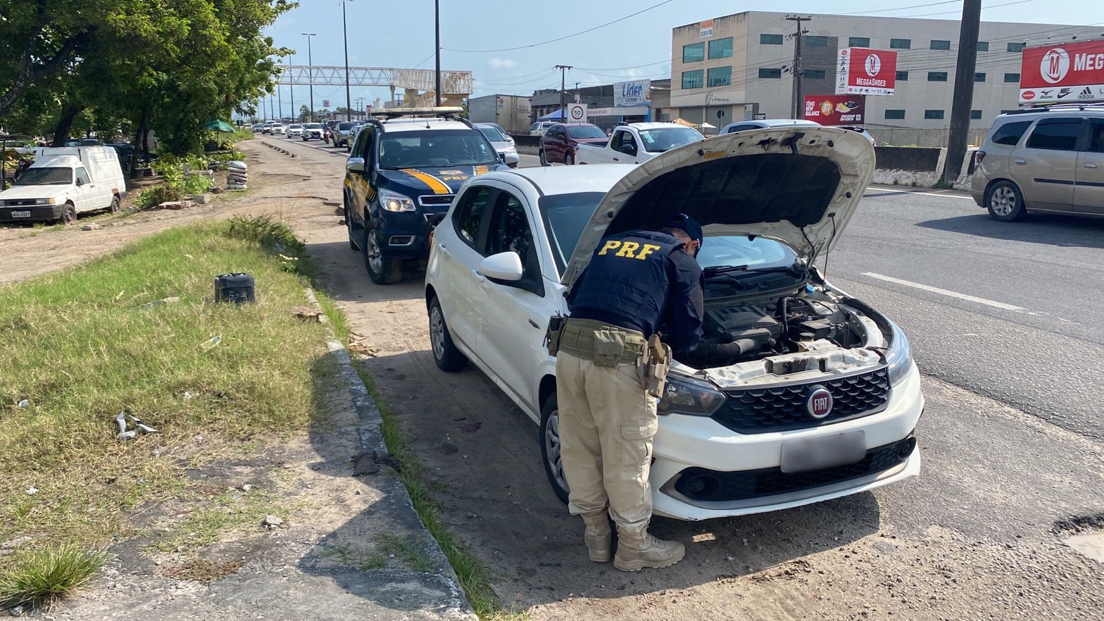 PRF recupera dois veículos com registro de apropriação indébita na Paraíba