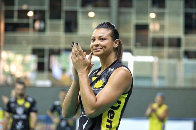 Jogadora de vôlei Walewska, campeã olímpica pela Seleção em Pequim, morre aos 43 anos