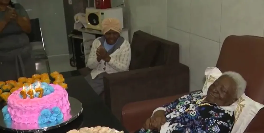 Idosa paraibana comemora aniversário de 117 anos: ‘sobreviveram a quase tudo do século passado’