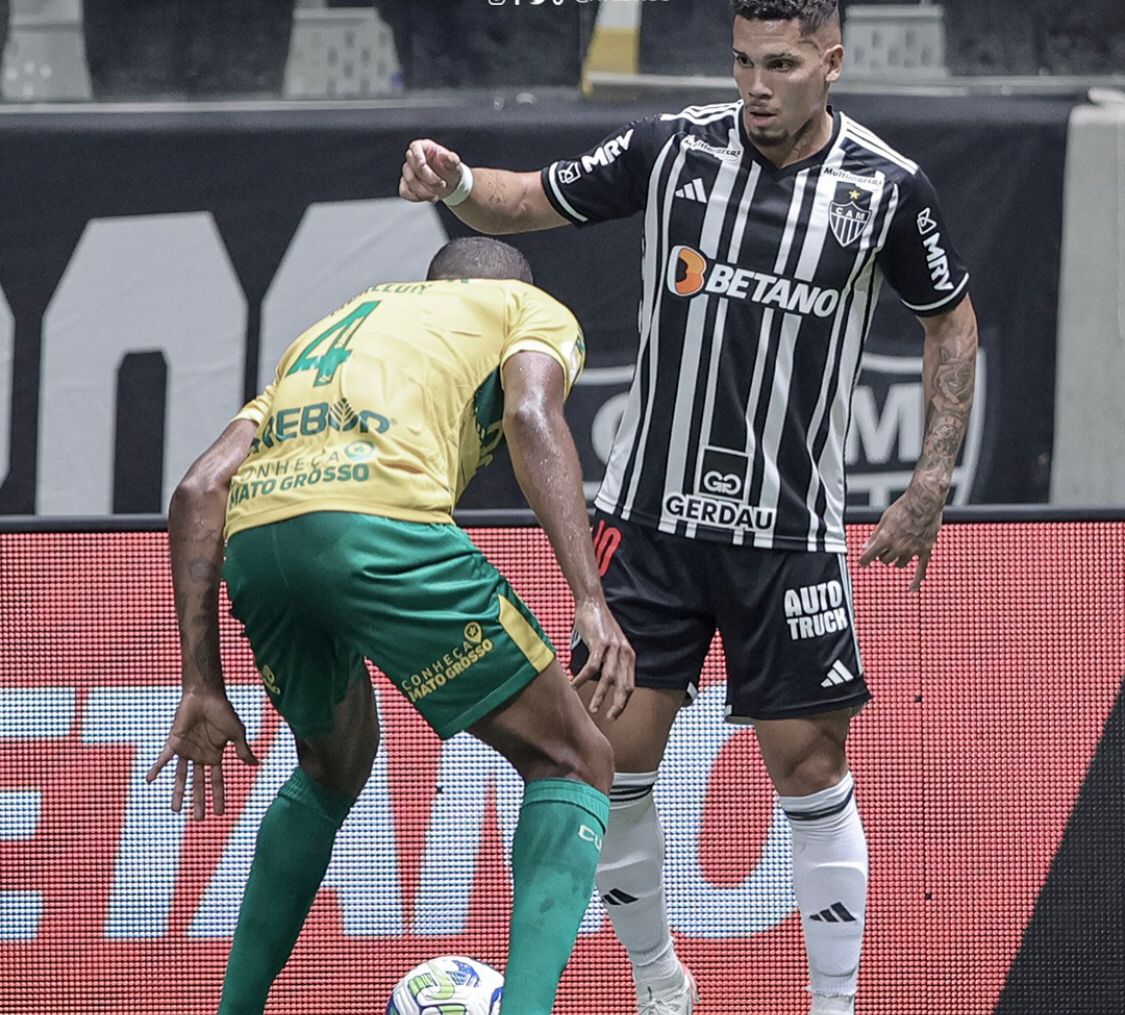 Com gol de Paulinho, Atlético-MG vence o Cuiabá e se aproxima do G6 do Brasileirão; veja o resultado