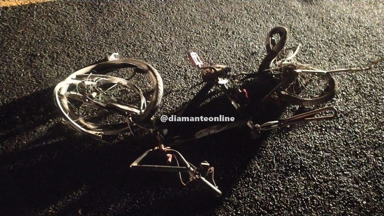 Ciclista morre atropelado por caminhão em rodovia do Vale do Piancó