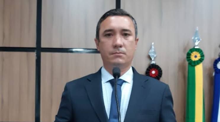 Davi Maia exige que Jamerson respeite os colegas vereadores e que coloque uma melancia na cabeça se quiser aparecer