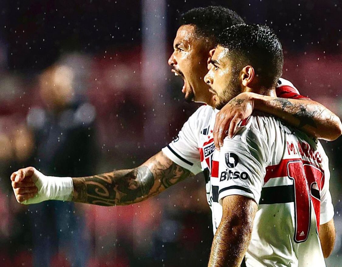 São Paulo vence o Coritiba e encerra jejum sem resultados positivos no Campeonato Brasileiro