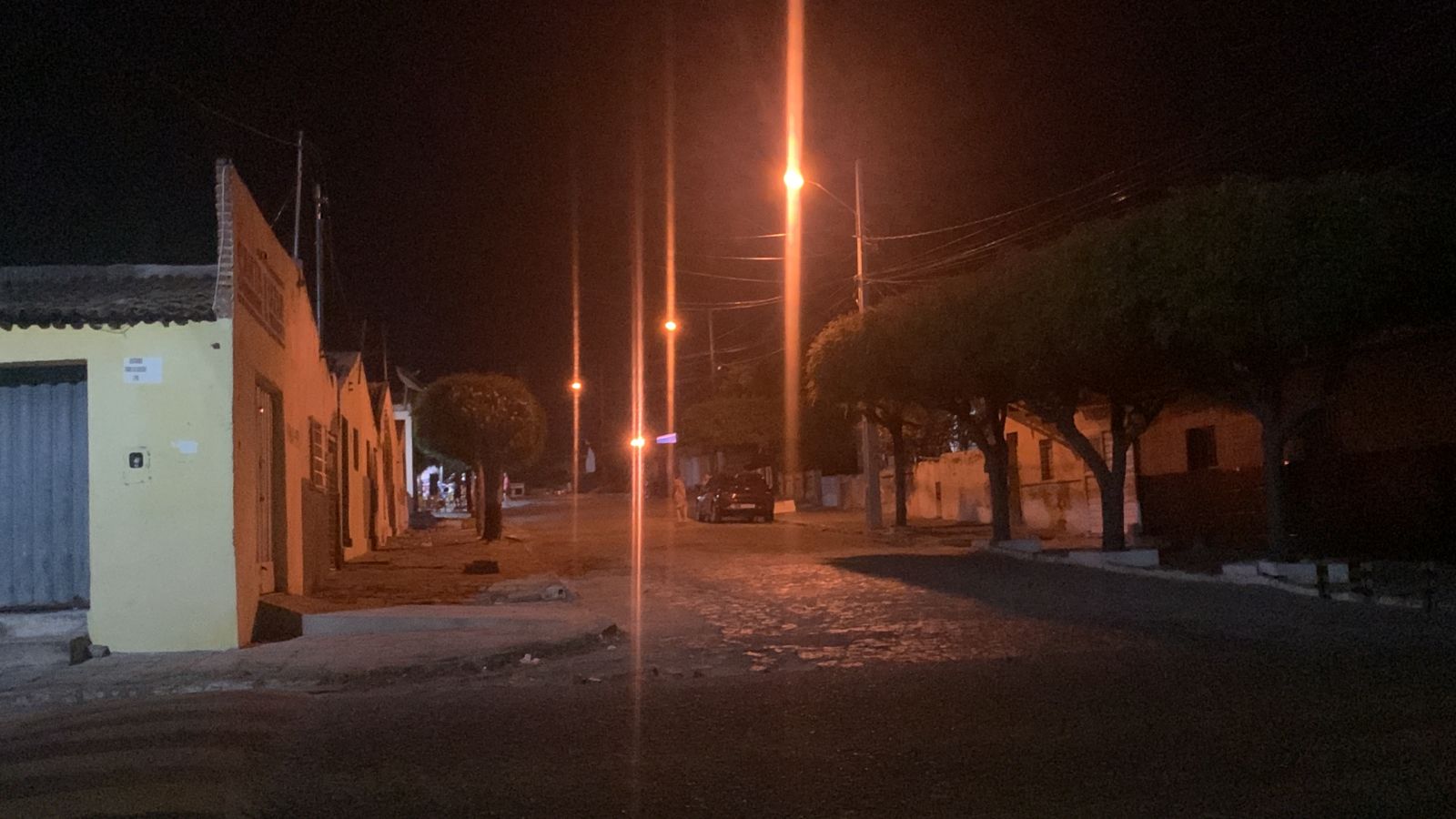 Bicicleta de trabalhador é furtada enquanto estava estacionada em calçada, na Rua João Lopes, em Patos