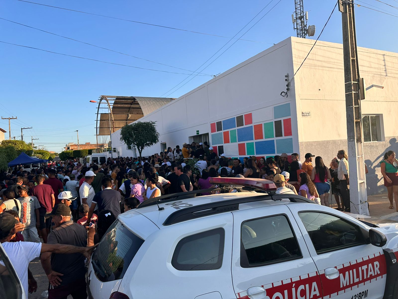 Desorganização em eleição para Conselho Tutelar gera filas e tumulto no Vale do Piancó