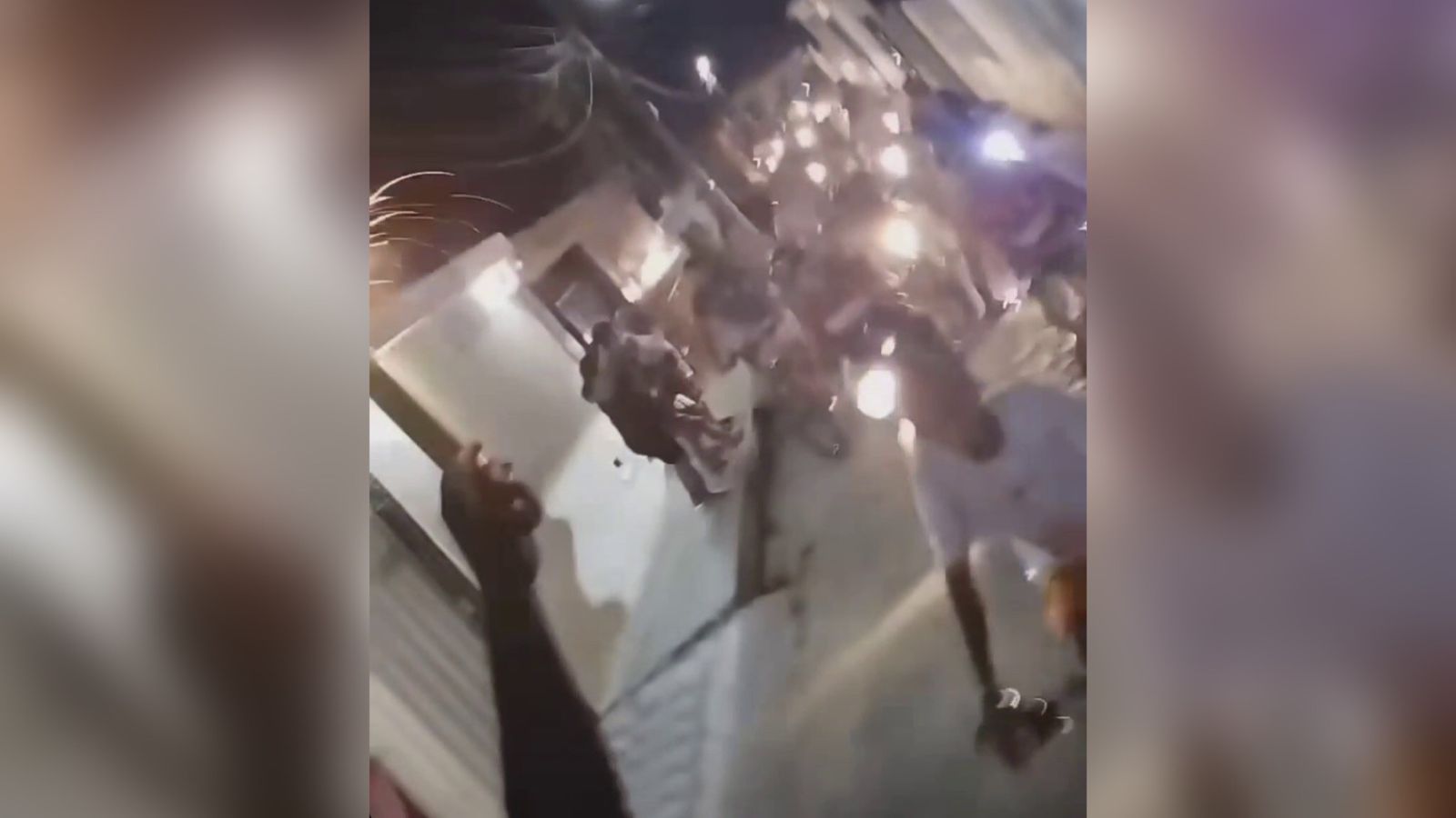 Bebê de 10 meses sofre queimaduras de 3º grau após ser atingido por fogos de artifício durante motociata em comemoração às eleições do Conselho Tutelar, na PB