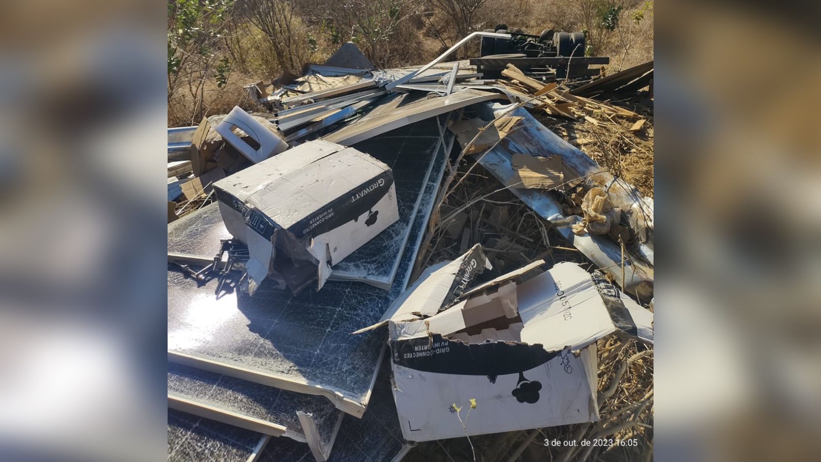 Motorista morre após capotar caminhão em rodovia estadual do Sertão; veja vídeo