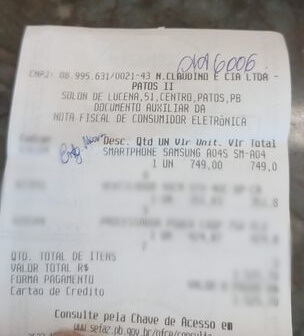 Mulher de Teixeira que havia acabado de comprar celular em loja no Centro de Patos esquece aparelho em lanchonete e tenta localizar homem que o levou