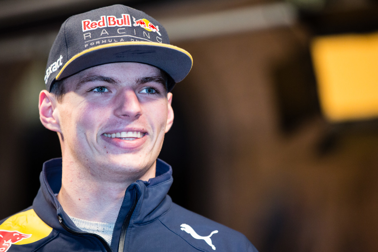 Verstappen é tricampeão mundial na sprint do Catar após batida de Pérez