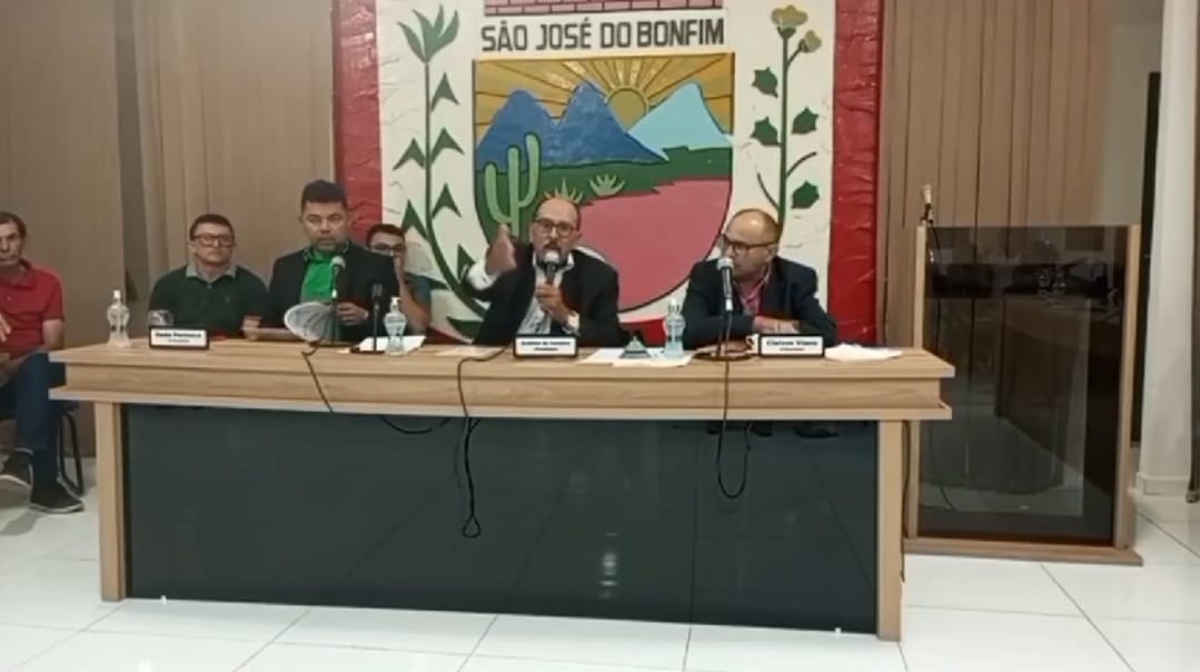 VÍDEO: Tumulto e discussões marcam Sessão na Câmara de Vereadores de São José do Bonfim; presidente chama colega de palhaço e ameaça expulsá-lo da Casa