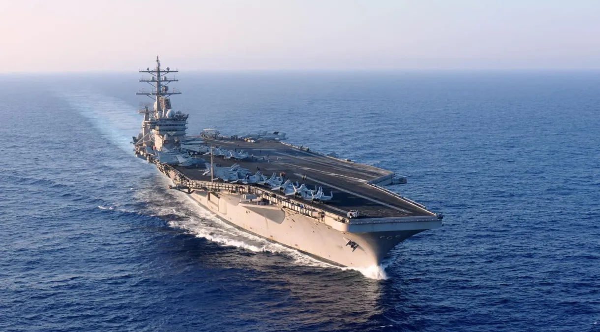 EUA enviam novo porta-aviões ao Mediterrâneo a medida que Israel se prepara para invasão