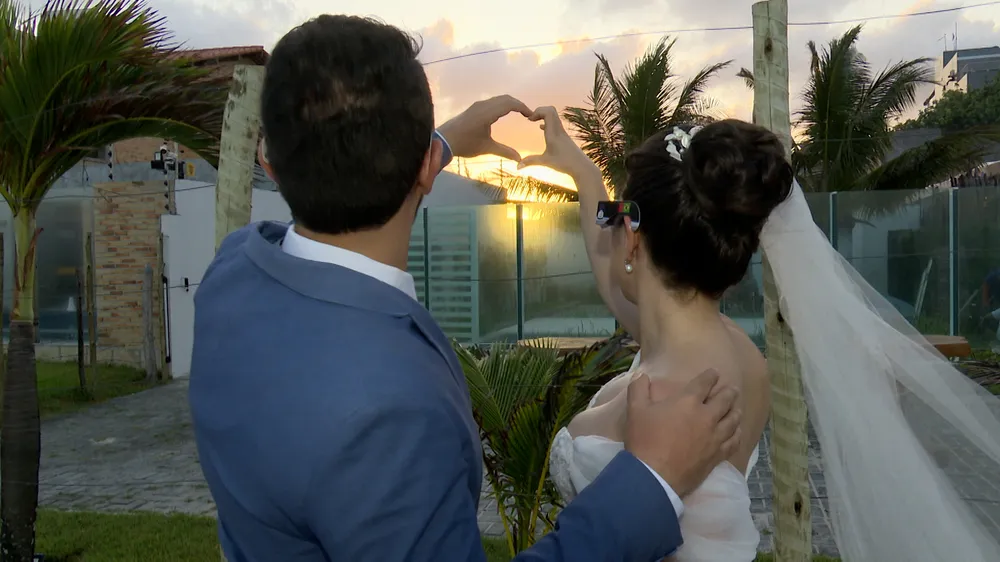 Casal se casa durante eclipse solar anular na Paraíba: 'astros nos presentearam'