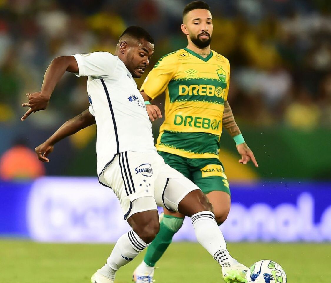 Cuiabá e Cruzeiro fazem jogo de poucas emoções e ficam com empate sem gols em partida atrasada do Brasileirão