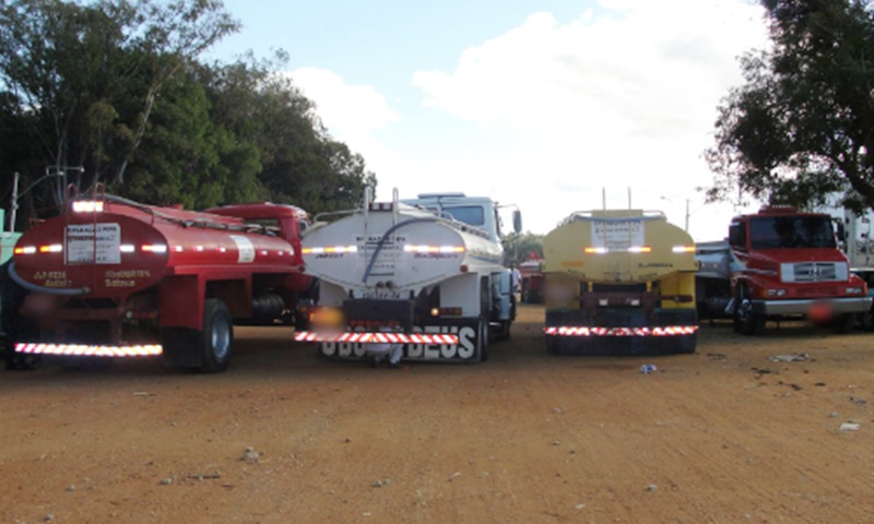 PARADOS: Por falta de verba, pipeiros confirmam que Operação Carro-Pipa continua suspensa  
