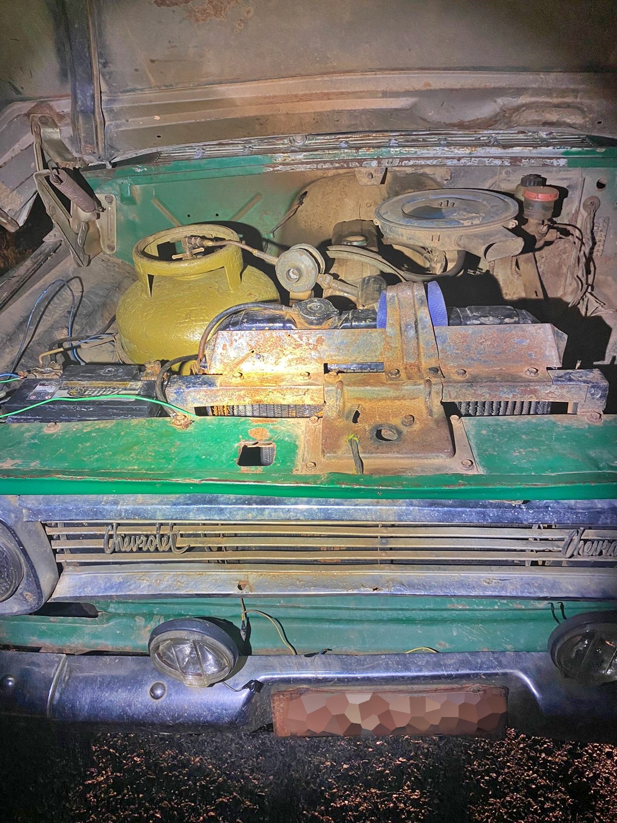 PRF flagra carro usando gás de cozinha como combustível em São Mamede/PB